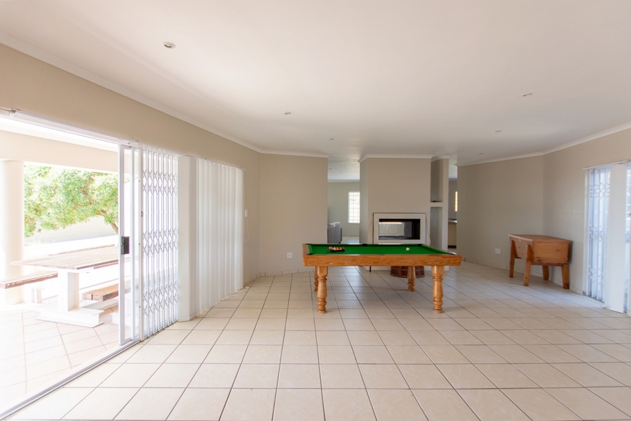 3 Bedroom Property for Sale in Middedorp Western Cape